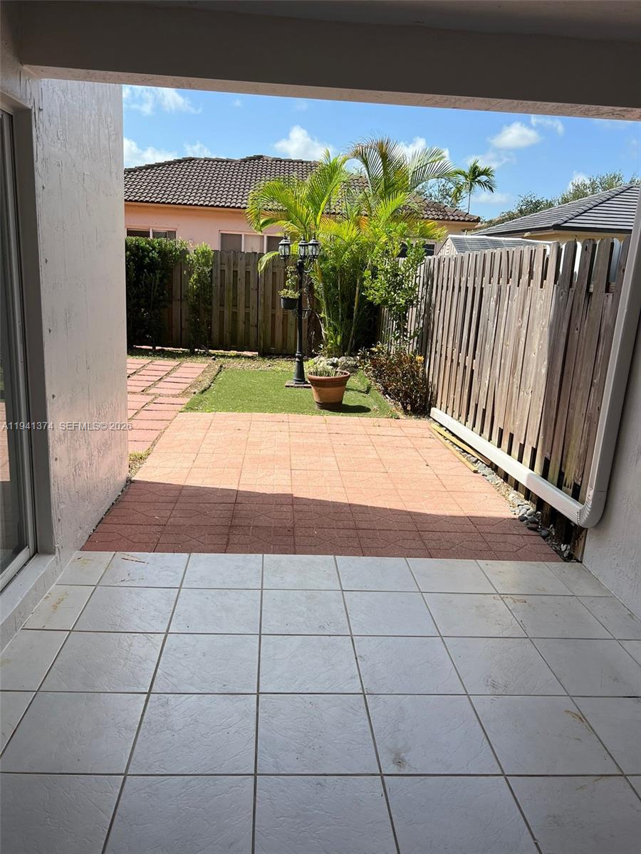 16462 Southwest 48th Terrace Miami, FL 33185 - Photo 4 of 41