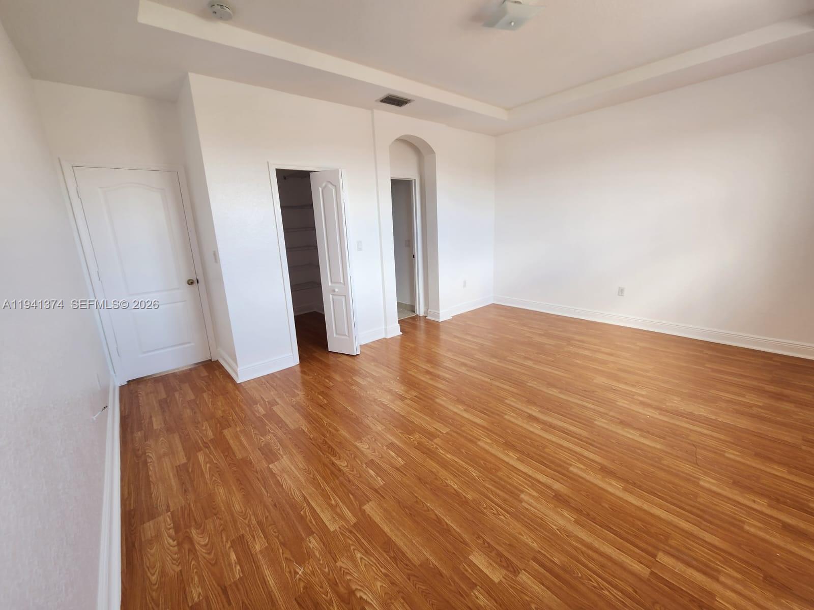 16462 Southwest 48th Terrace Miami, FL 33185 - Photo 6 of 41