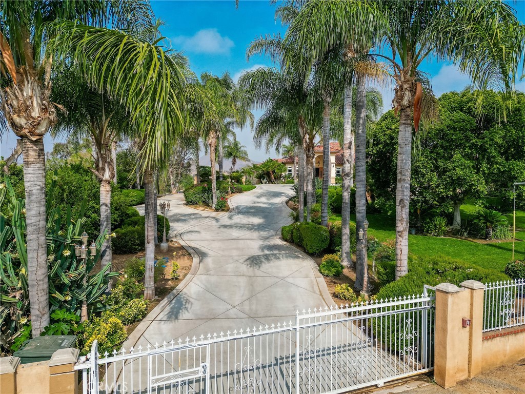 6116 Chadbourne Avenue Riverside, CA 92505 - Photo 6 of 43