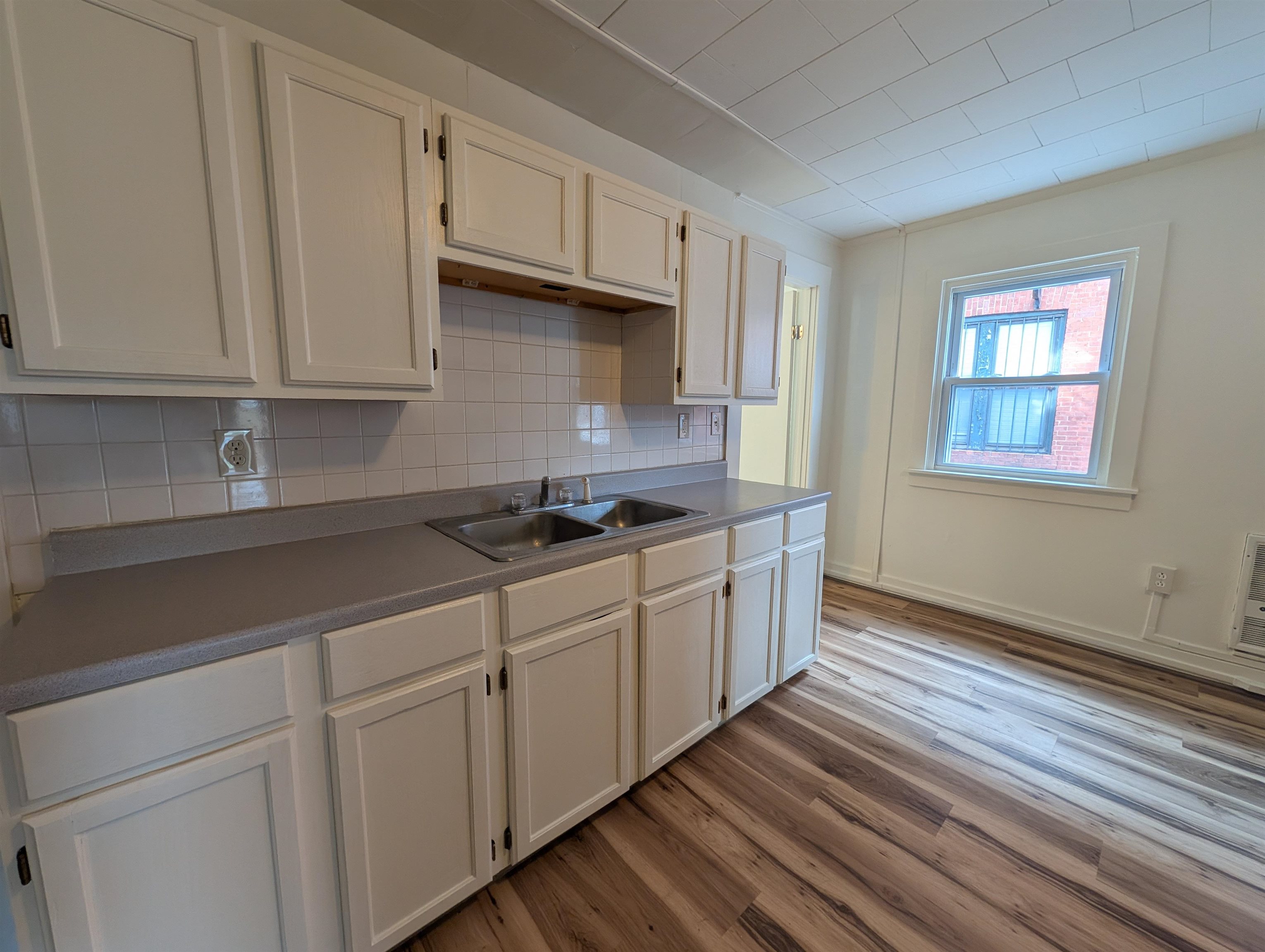 515 Central Avenue, Unit 5 Dover, NH 03820 - Photo 6 of 36