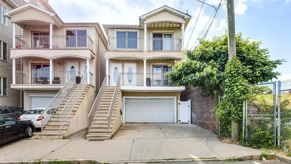 $3,800 | 311 Manhattan Avenue, Unit 2, Union City, NJ 07087
