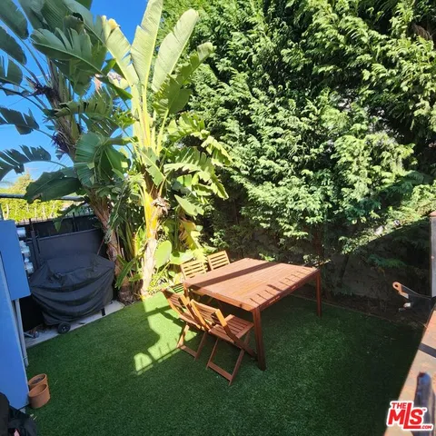 $4,450 | 2406-half South Dunsmuir Avenue, Los Angeles, CA 90016