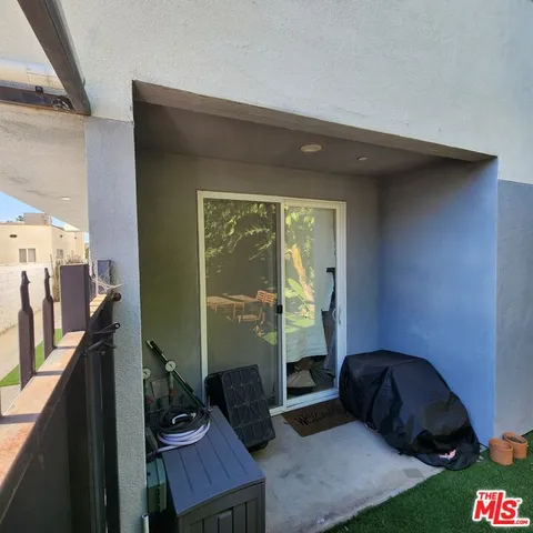 $4,450 | 2406-half South Dunsmuir Avenue, Los Angeles, CA 90016