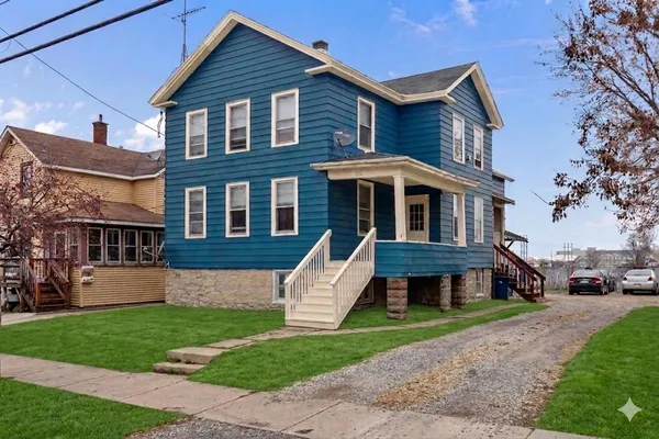 $225,000 | 326 West 6th Avenue, Oshkosh, WI 54902