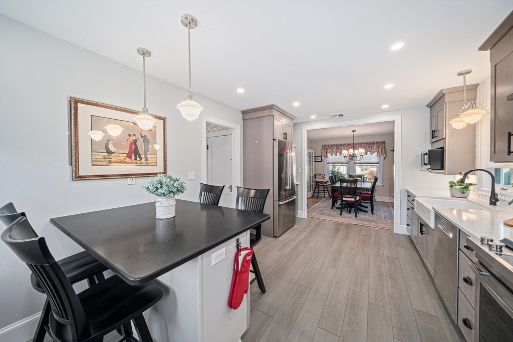 18 Park Street Milton, MA 02186 - Photo 4 of 42