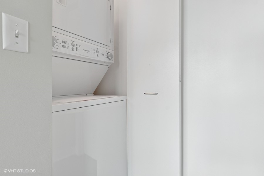 660 West Wayman Street, Unit 701 Chicago, IL 60661 - Photo 12 of 23 a view of washer and dryer