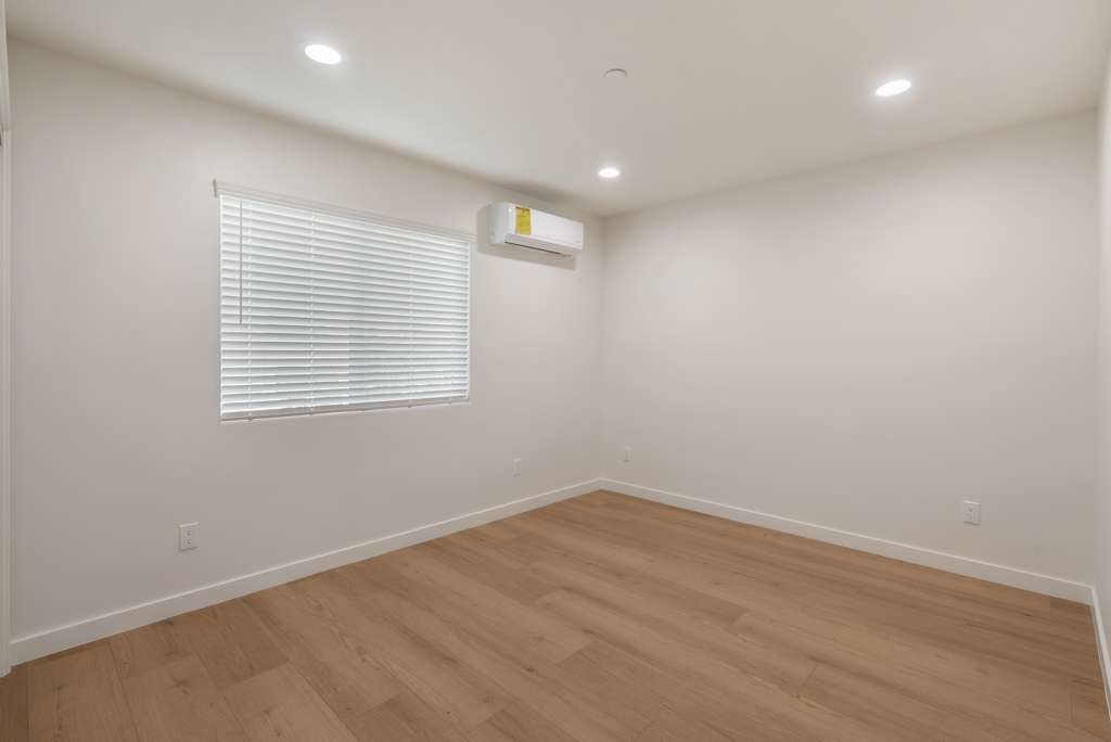 1806 South 8th Street, Unit B Alhambra, CA 91803 - Photo 32 of 44 an empty room with a window