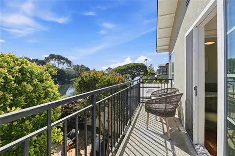 $3,225,000 | 354 62nd Street, Newport Beach, CA 92663