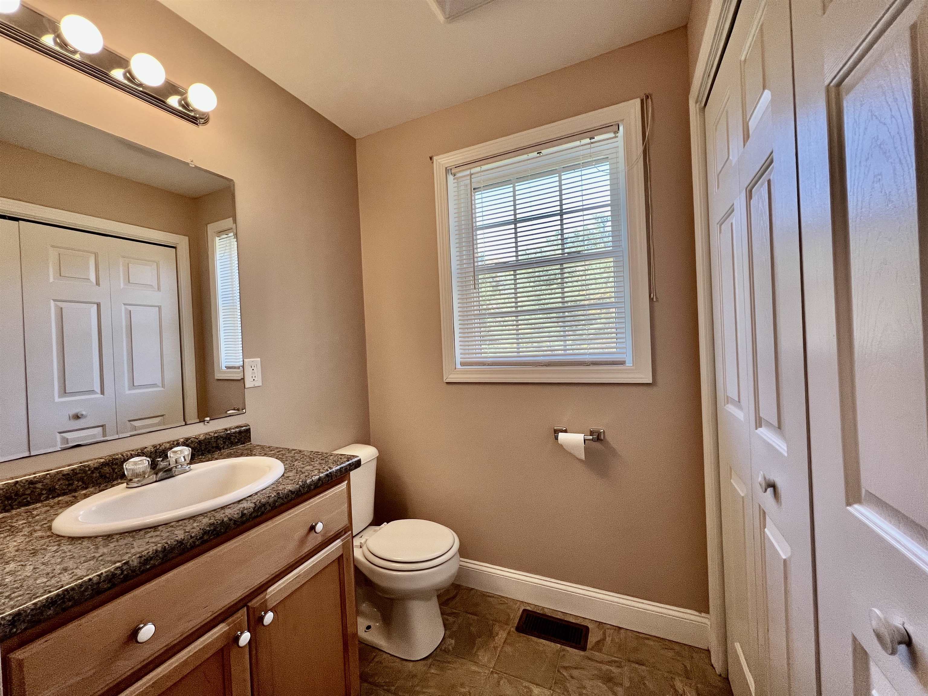 120 Mountain View Road Deerfield, NH 03037 - Photo 11 of 30