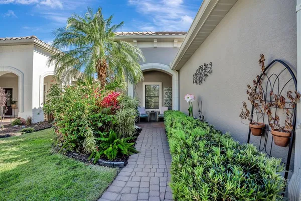 $379,900 | 1195 Collier Place, Venice, FL 34293