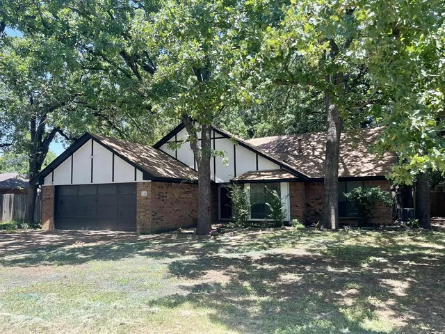 $3,200 | 118 Oakhaven Drive, Grand Prairie, TX 75050
