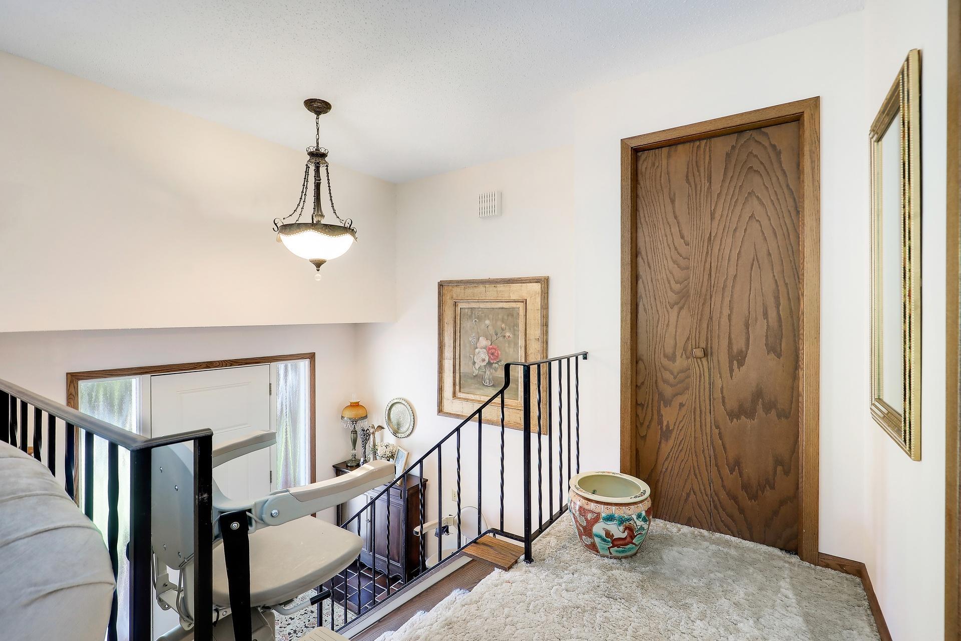 9702 Utica Road Bloomington, MN 55437 - Photo 8 of 72 Gallery Image 8