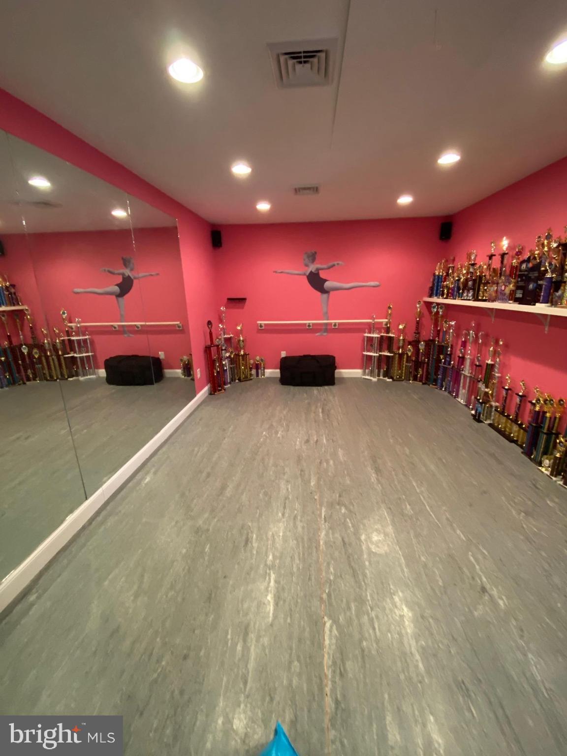 1 Uranus Road Sewell, NJ 08080 - Photo 20 of 22 Gallery Image 20