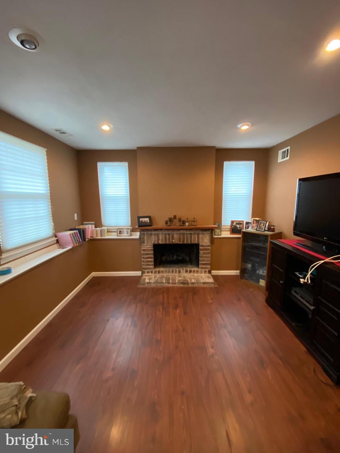 1 Uranus Road Sewell, NJ 08080 - Photo 4 of 22 FIREPACE