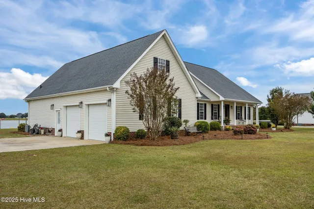 $435,000 | 3553 Fountain Hill Drive, Grifton, NC 28530