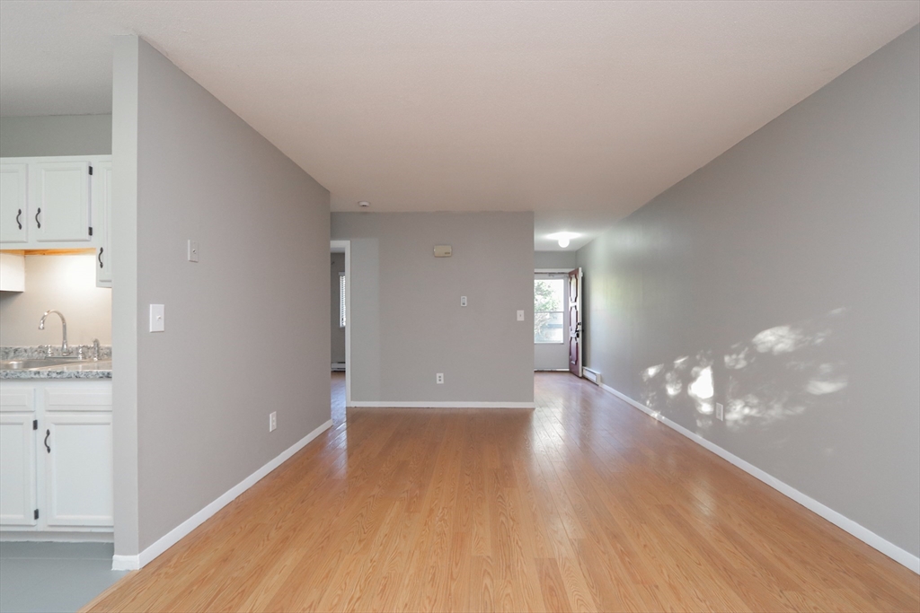 170 East Hadley Road, Unit 13 Amherst, MA 01002 - Photo 4 of 38