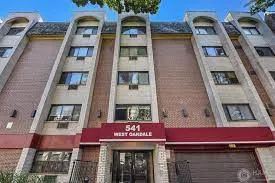 $1,895 | 541 West Oakdale Avenue, Unit 513, Chicago, IL 60657
