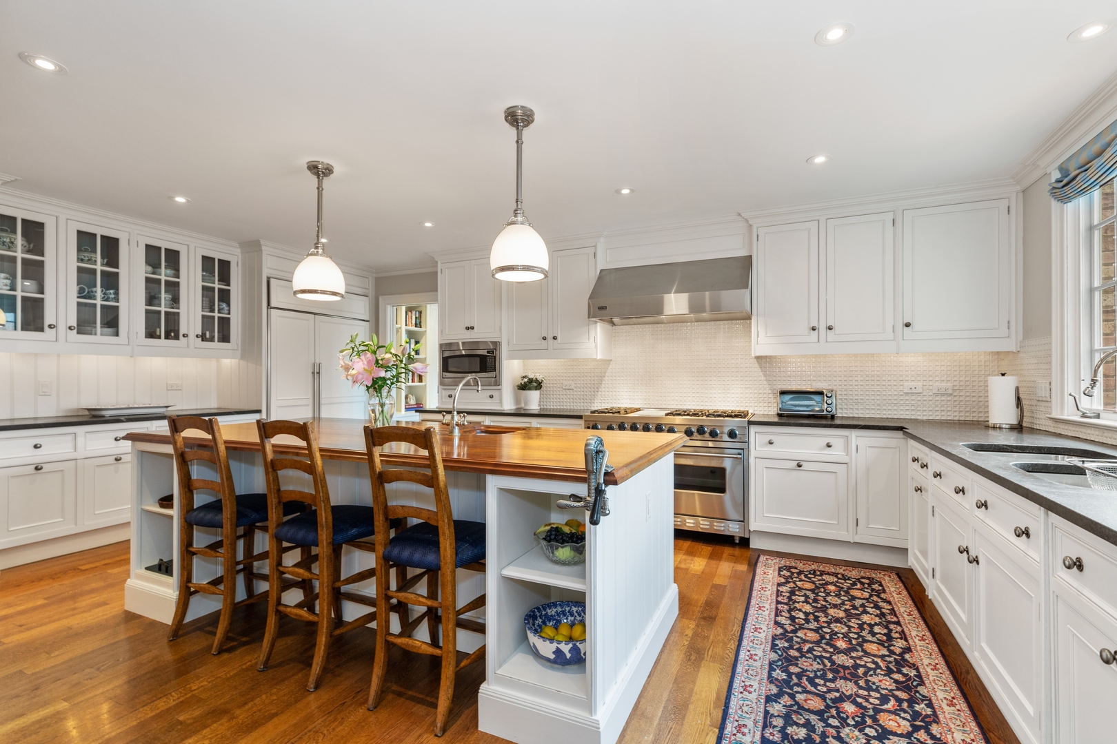 511 Cambridge Lane Lake Bluff, IL 60044 - Photo 10 of 38