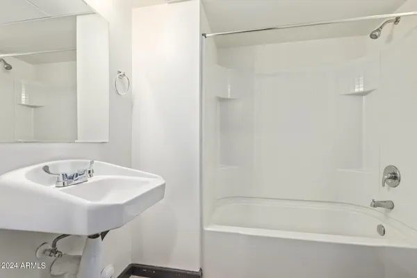 $1,295 | 129 North 11th Avenue, Unit 1B, Phoenix, AZ 85007