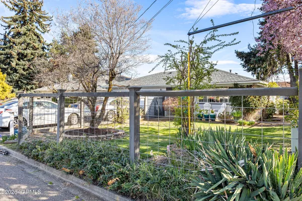 $319,000 | 4004 Avalanche Avenue, Yakima, WA 98908