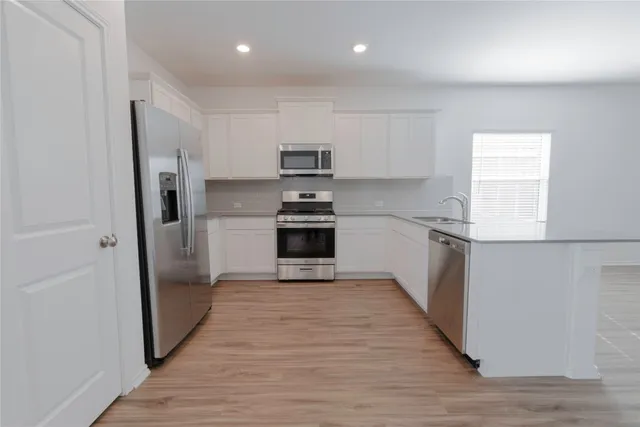 $2,395 | 913 Legends Lane, Georgetown, TX 78628