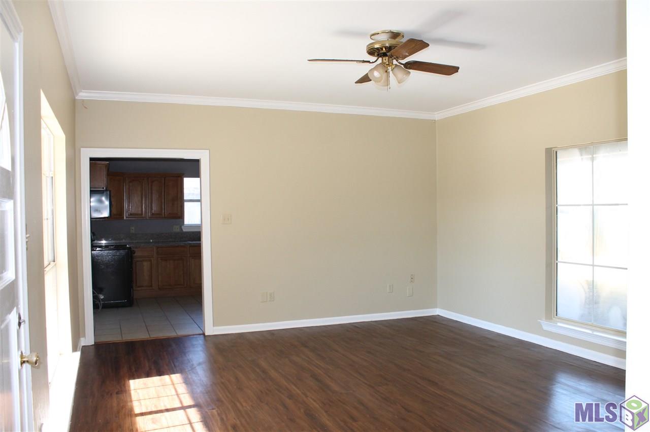 14325 Elmbridge Avenue Baton Rouge, LA 70819 - Photo 3 of 12 Gallery Image 3