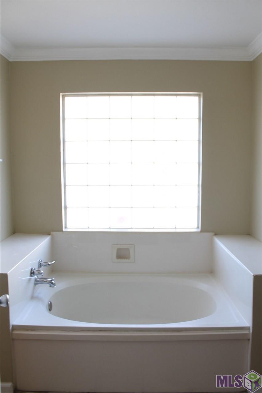 14325 Elmbridge Avenue Baton Rouge, LA 70819 - Photo 7 of 12 Gallery Image 7