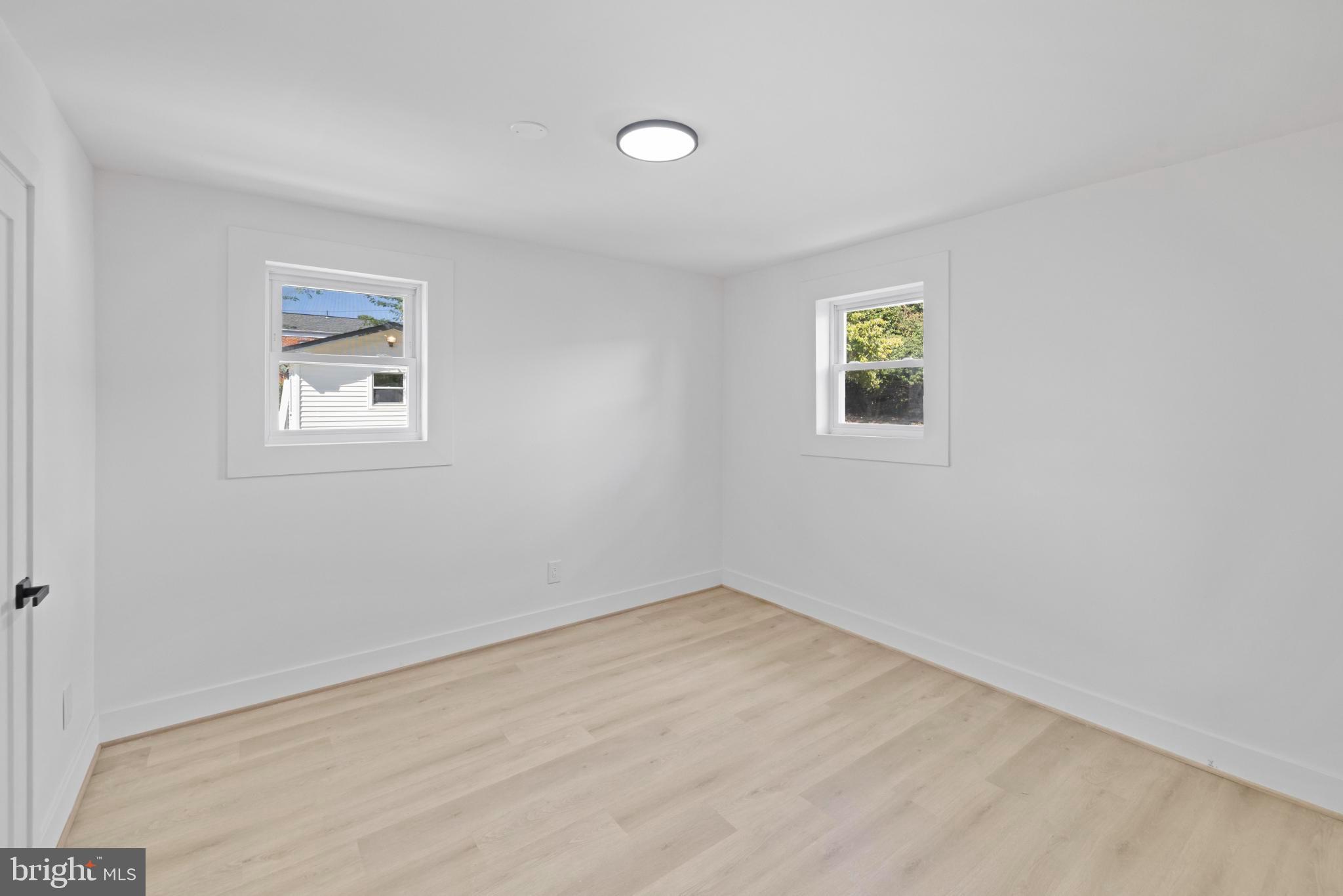 4821 Topping Road Rockville, MD 20852 - Photo 16 of 45 an empty room with a window