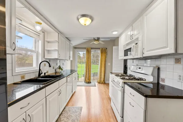 $285,000 | 4616 River Drive, Lisle, IL 60532