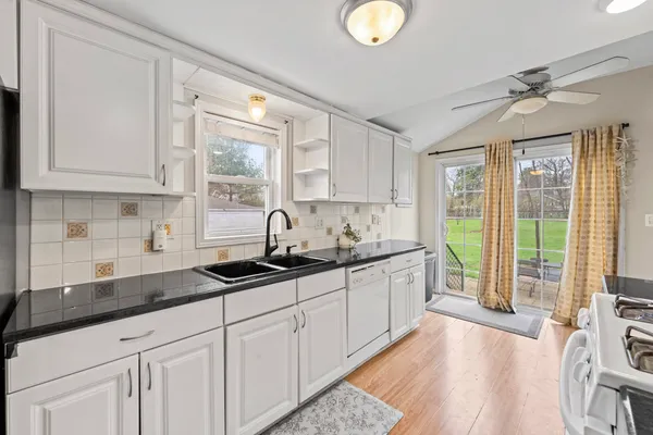 $285,000 | 4616 River Drive, Lisle, IL 60532