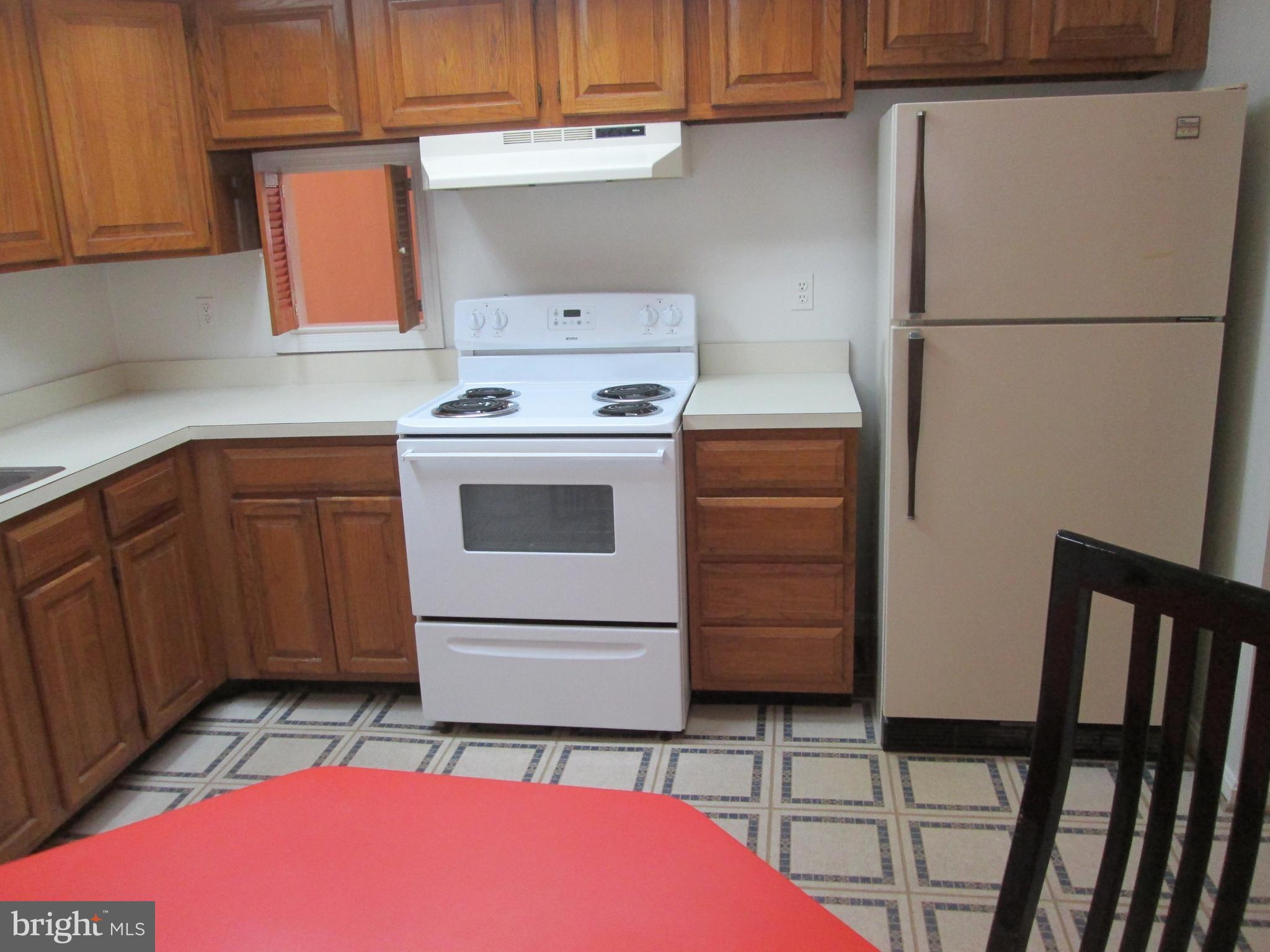 3721 Capulet Terrace, Unit 47 Silver Spring, MD 20906 - Photo 6 of 30 Eat in Kitchen