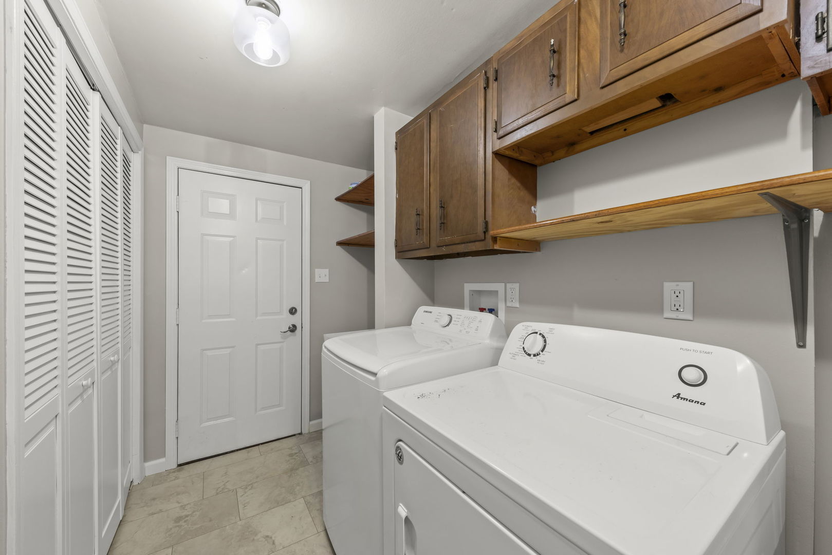 548 Jo Ann Court Lockport, IL 60441 - Photo 16 of 20 a utility room with dryer and washer