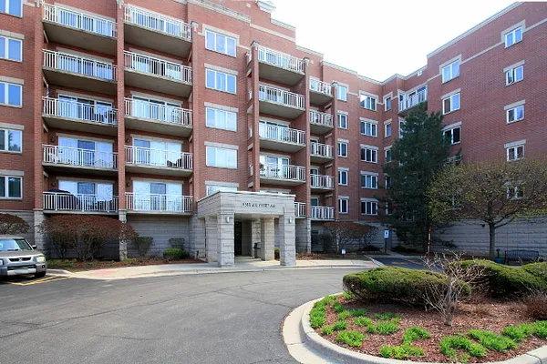 $2,350 | 6560 West Diversey Avenue, Unit 516, Chicago, IL 60707