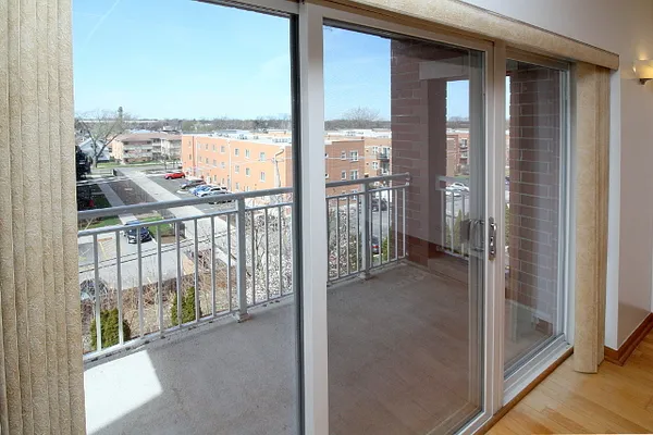 $2,350 | 6560 West Diversey Avenue, Unit 516, Chicago, IL 60707
