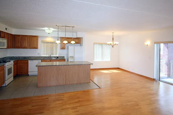 $2,350 | 6560 West Diversey Avenue, Unit 516, Chicago, IL 60707