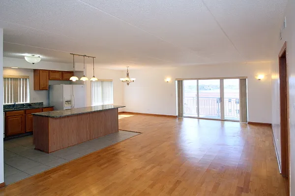 $2,350 | 6560 West Diversey Avenue, Unit 516, Chicago, IL 60707