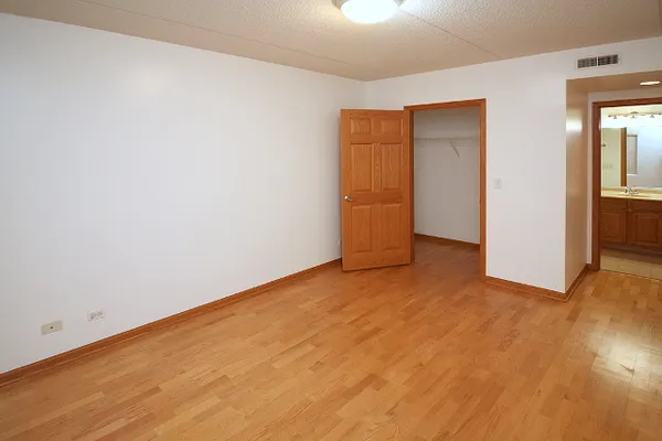 $2,350 | 6560 West Diversey Avenue, Unit 516, Chicago, IL 60707