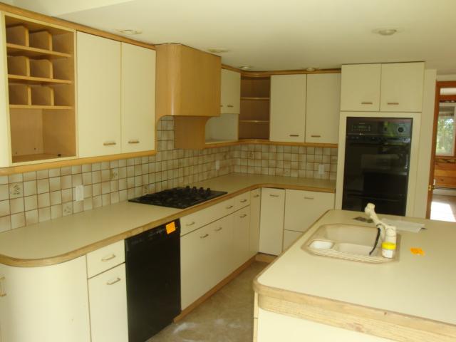 49 Fenner Hill Road Hopkinton, RI 02832 - Photo 3 of 9 Kitchen.