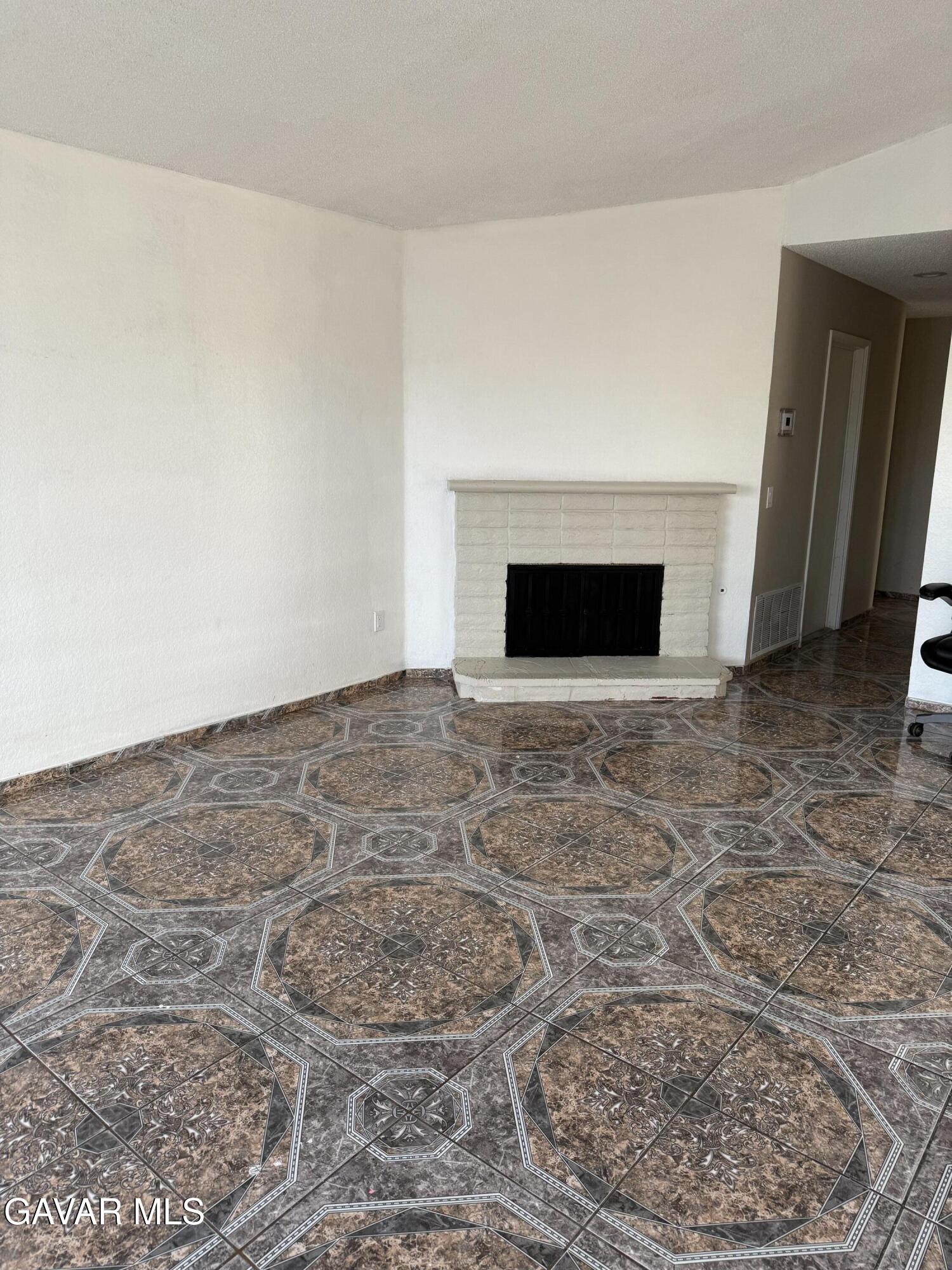 3542 East Ave R 10 Palmdale, CA 93550 - Photo 3 of 20 IMG_3738