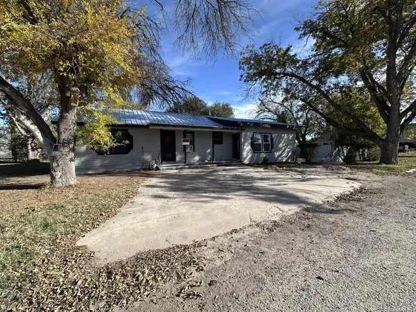 $235,000 | 202 Hill Street, Iraan, TX 76943