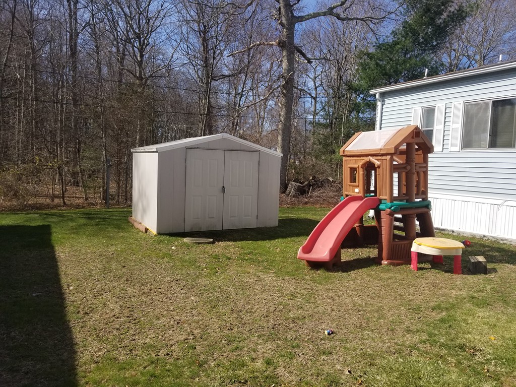 17 Hickory Road Taunton, MA 02780 - Photo 2 of 17 Gallery Image 2