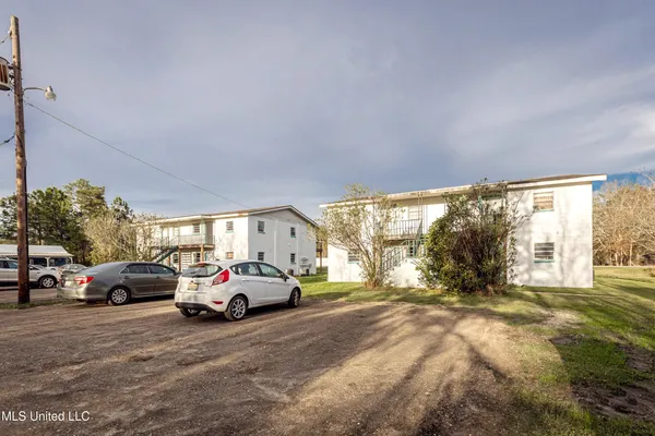 $850 | 8429 Highway 613, Unit 4, Moss Point, MS 39562