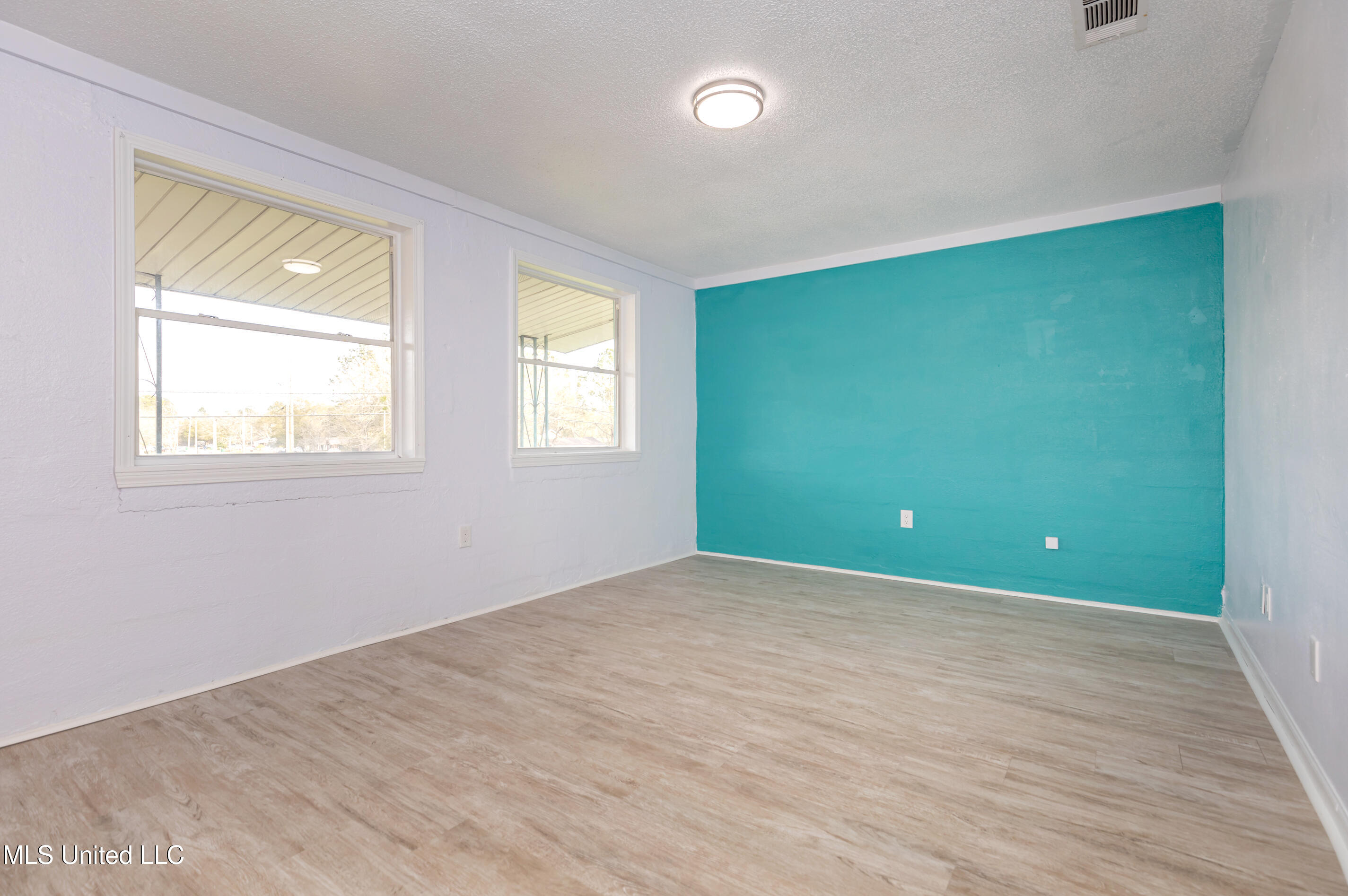 8429 Highway 613, Unit 4 Moss Point, MS 39562 - Photo 22 of 47 IMG_2287