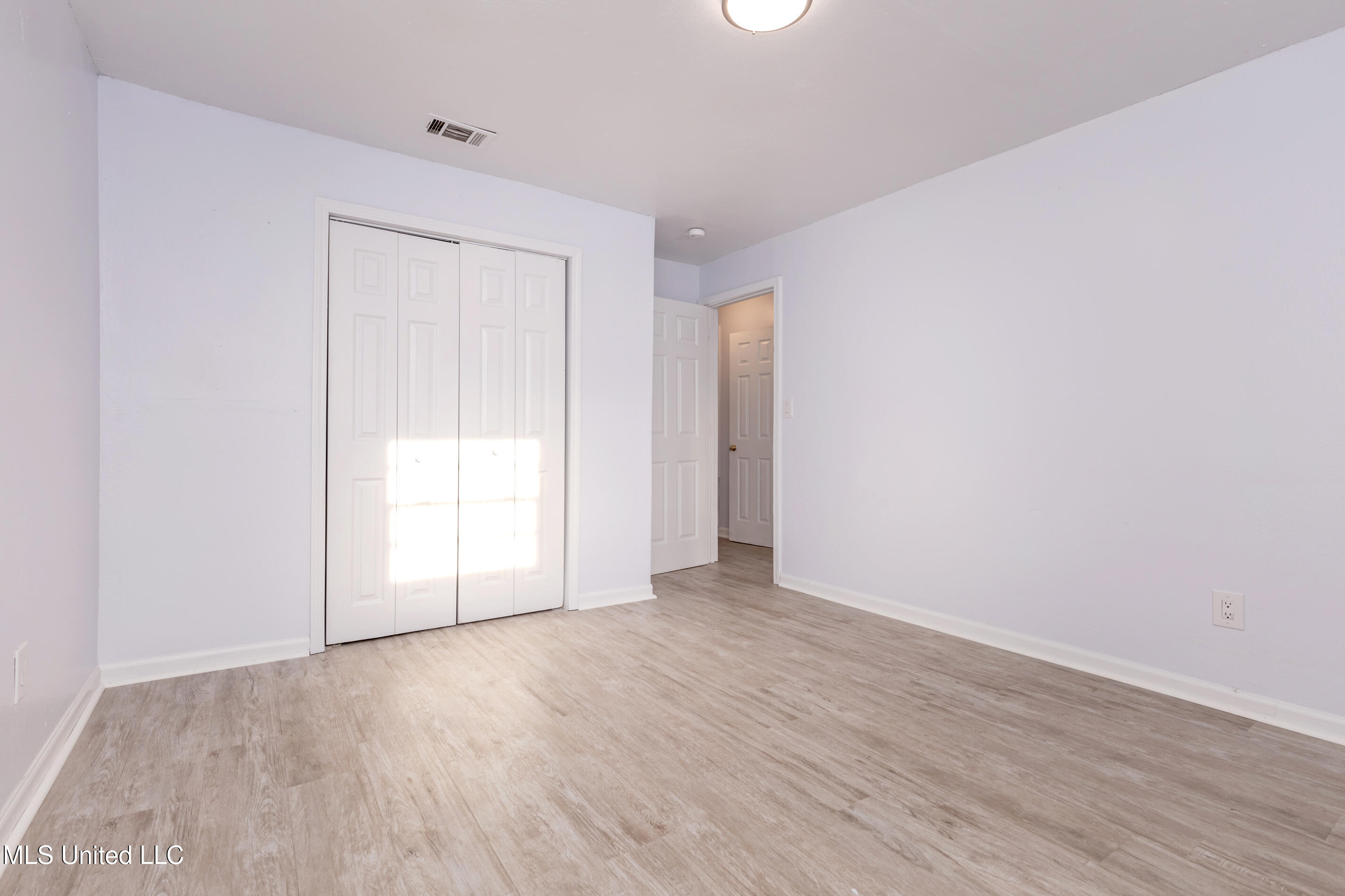 8429 Highway 613, Unit 4 Moss Point, MS 39562 - Photo 34 of 47 IMG_2300