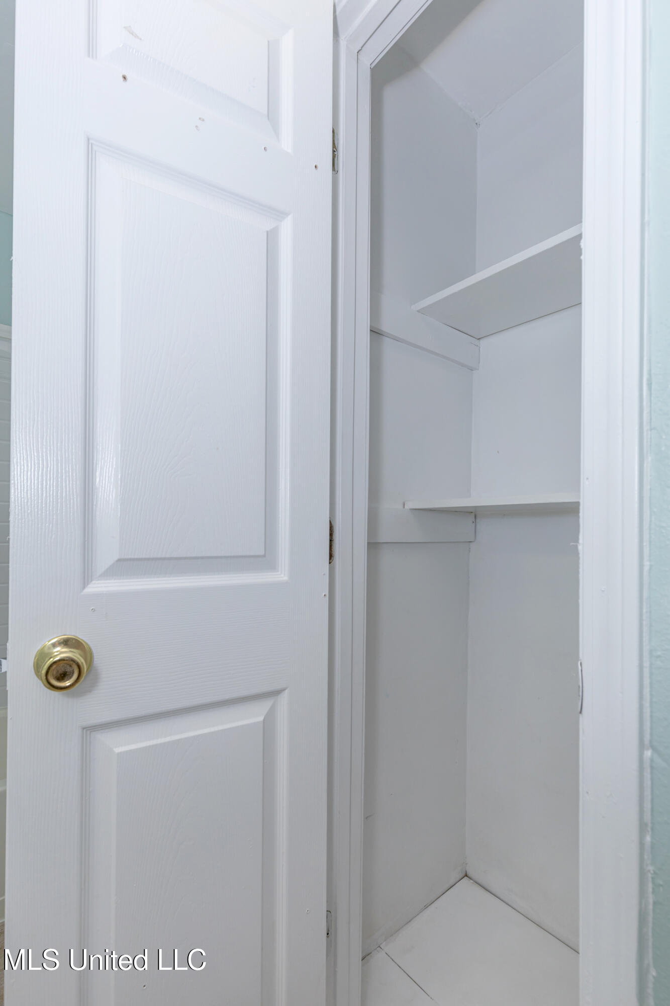 8429 Highway 613, Unit 4 Moss Point, MS 39562 - Photo 40 of 47 IMG_2315