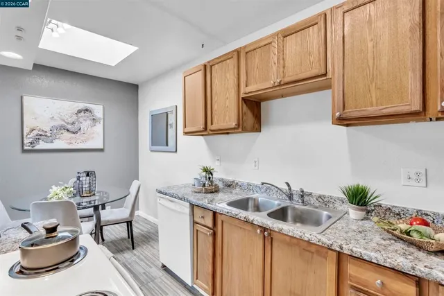 $649,888 | 952-952 Mission Road, South San Francisco, CA 94080