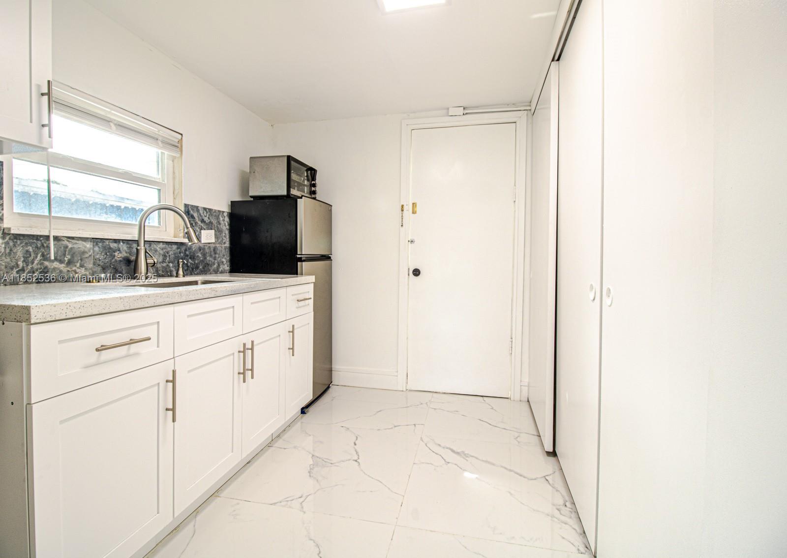 5601 Southwest 38th Street Davie, FL 33314 - Photo 12 of 15