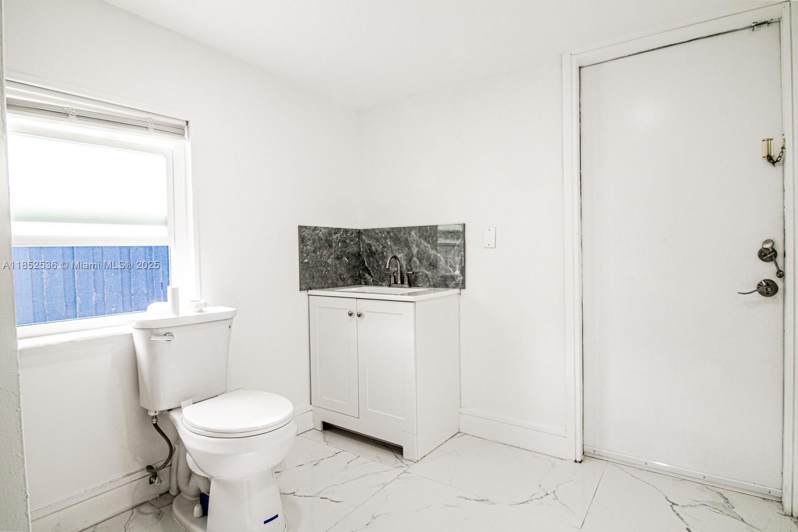 5601 Southwest 38th Street Davie, FL 33314 - Photo 13 of 15