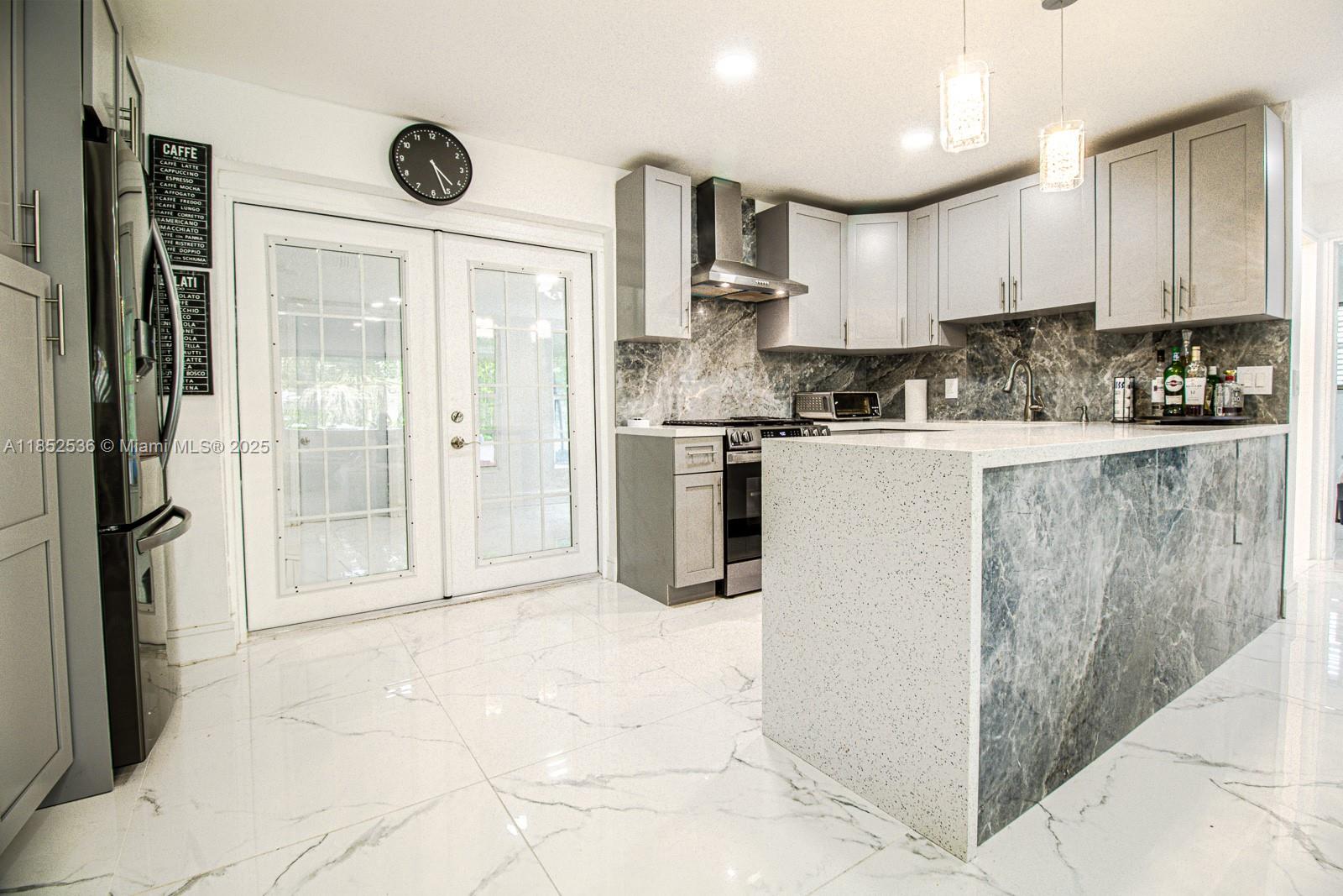 5601 Southwest 38th Street Davie, FL 33314 - Photo 2 of 15