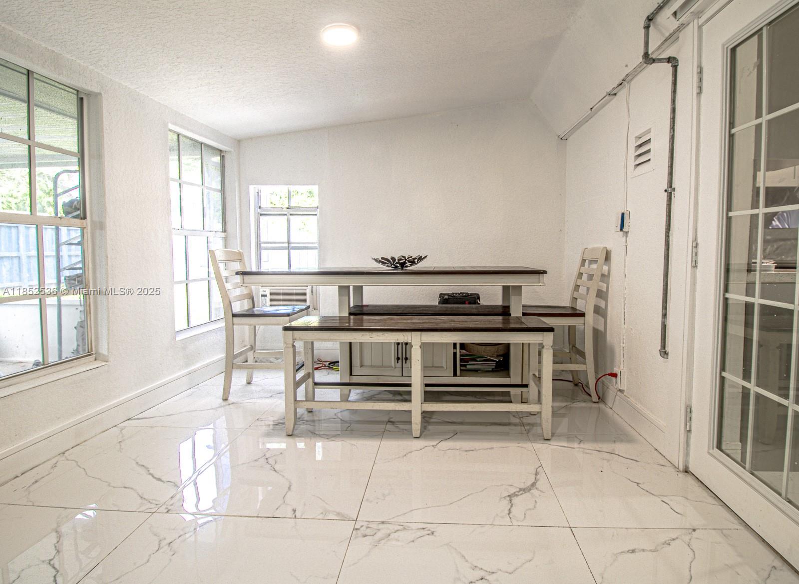 5601 Southwest 38th Street Davie, FL 33314 - Photo 4 of 15